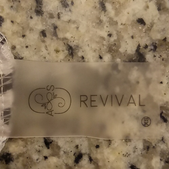 Elegant Black and White Polka Dot Women's Blouse - Picture 3 of 6